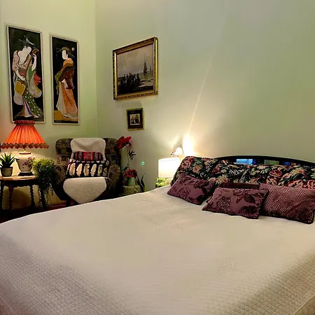 Hero Sqare Family Flat Budapest